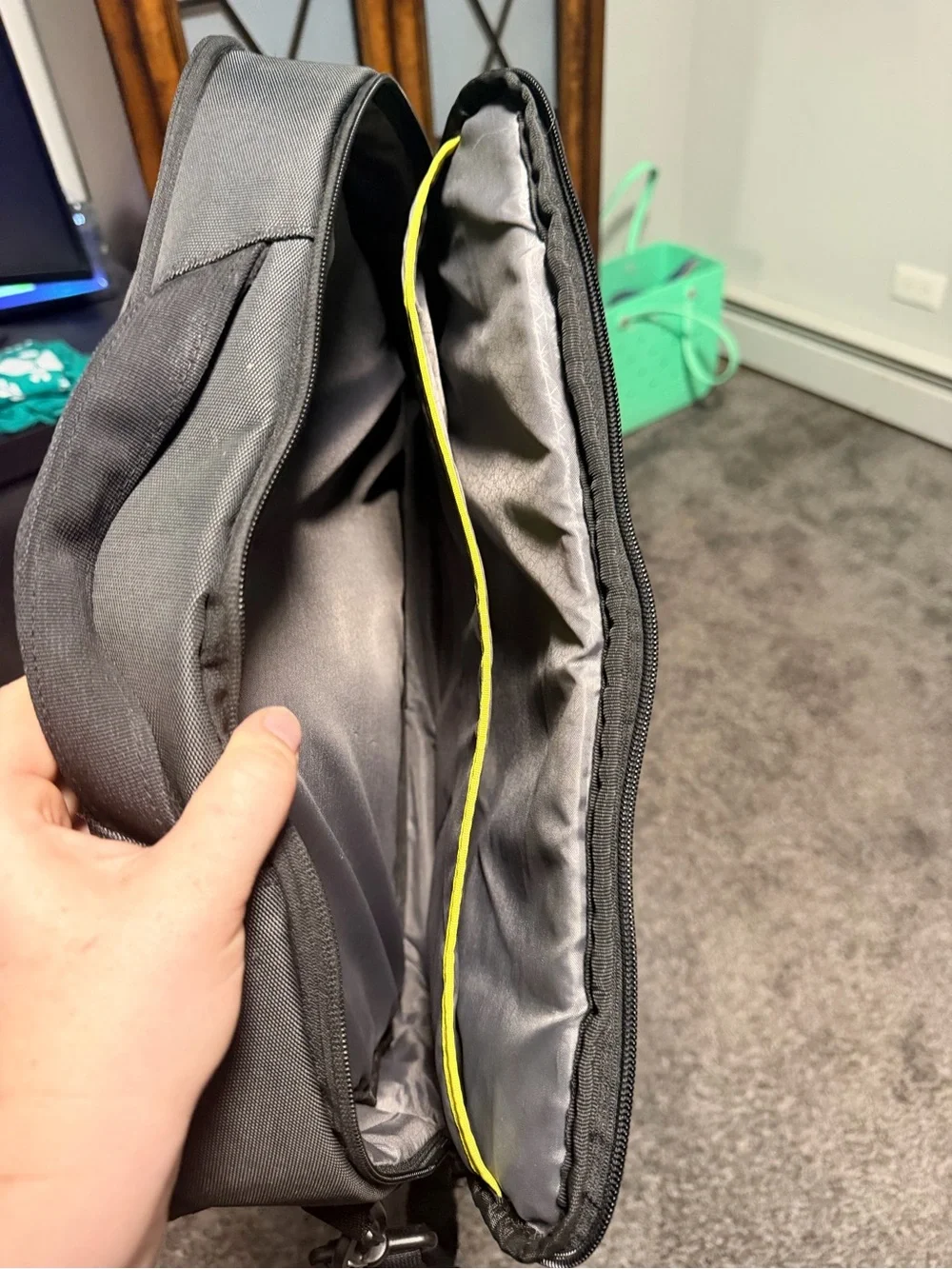 Thule Black Laptop Bag with Shoulder Strap